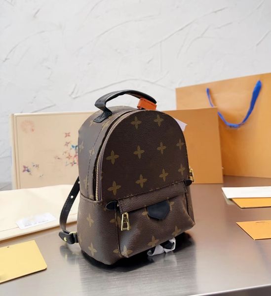 

new fashion designer bag casual temperament mini backpack classic compact commuter backpack