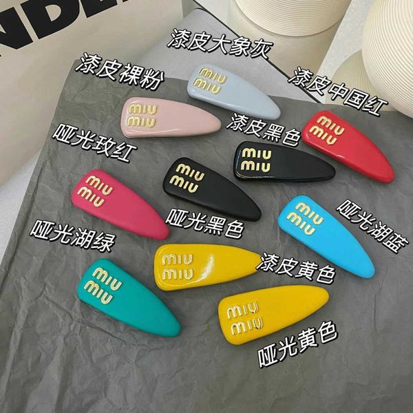 

miu hairpin 2023 early spring new runway style candy colored bread clip letter temperament edge clip spring clip hair clip, Golden;silver