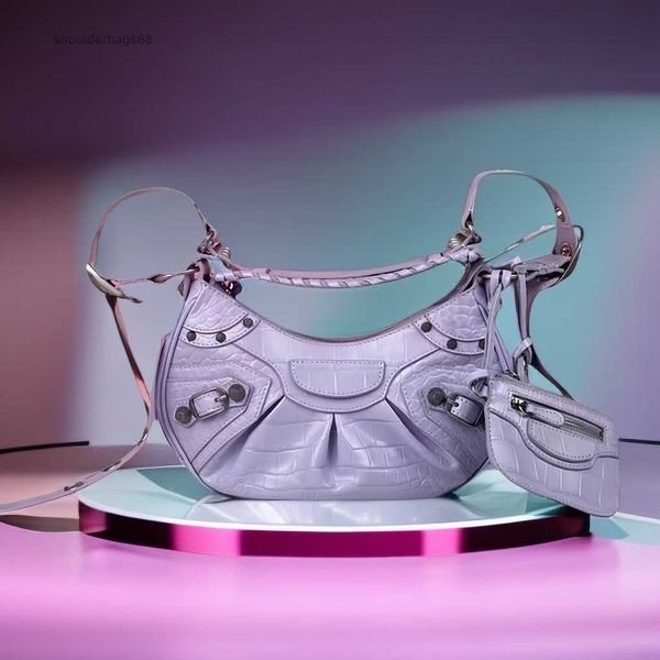 

exquisite niche design high-end women's crossbody bag large leather motorcycle bag european spicy girl rivet crescent cowhide quality s