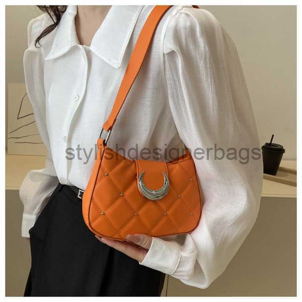 

xiaoxiangfeng texture bag 2023 summer new version lingge fashionable foreigner moon underarm bagstylishdesignerbags