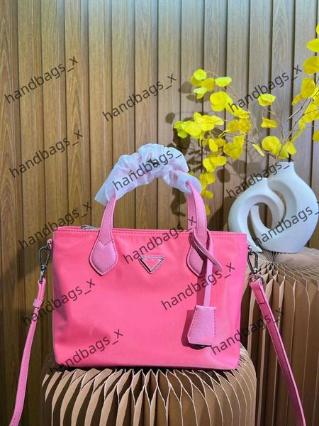 

designer bag p bag family classic underarm foreskin wrist original hand bill of lading shoulder bag luxury women's bag with logo kwxx