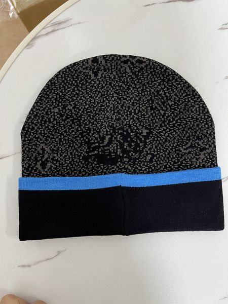 

fashion designer men winter beanie high-quality knitted cotton warm hat classical sports skull caps ladies casual outdoor stripe cap beanies, Blue;gray