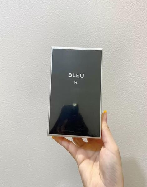 

man perfume male fragrance masculine edt 100ml citrus woody spicy and rich fragrances dark bluegray thick glass bottle body fast 8690138