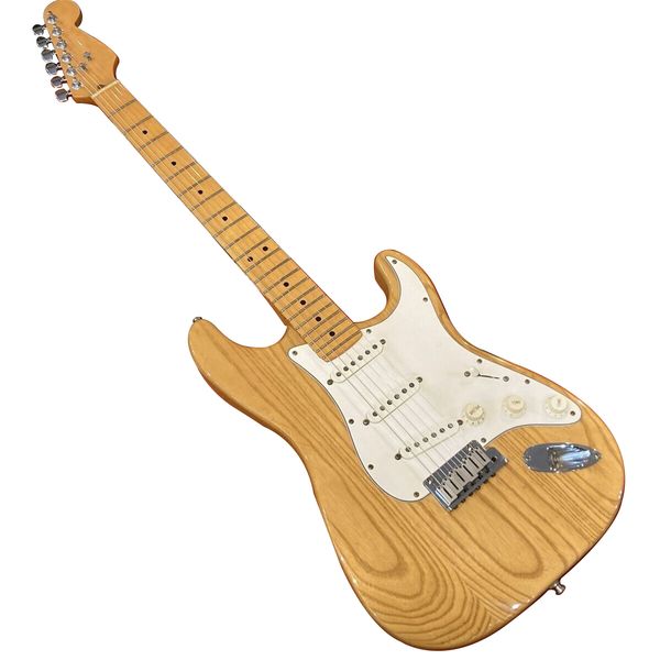 

standard st natural tbx 1991 electric guitar as same of the pictures