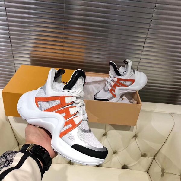 

luxury designer casual shoes embossed trainers strap skate sneaker men women triple white black green low mens shoe womens fashion 0807