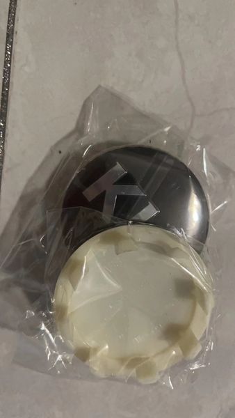 

100 pcs 59mm black silver wheel center hub caps emblem car badge logo for kia