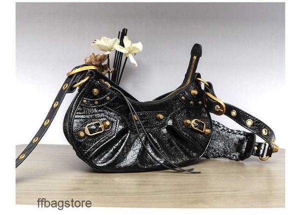 

girl designer sweet cagole le evening bag neocagole 23 locomotive girl cool spicy cool bags 3-in-1 rivet crescent leather pleated underarm c