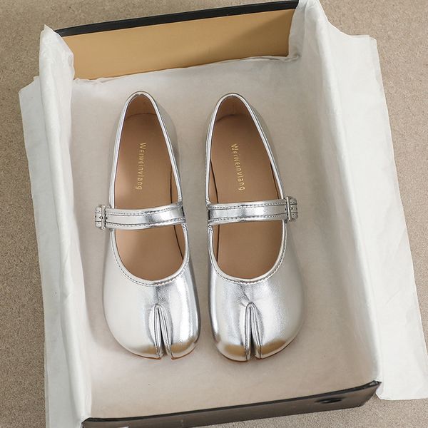 

dress shoes silver leather split toe flat shoes woman mary janes tabi ninja flats female cozy dress shoes ankle belt moccasins plus size 43, Black