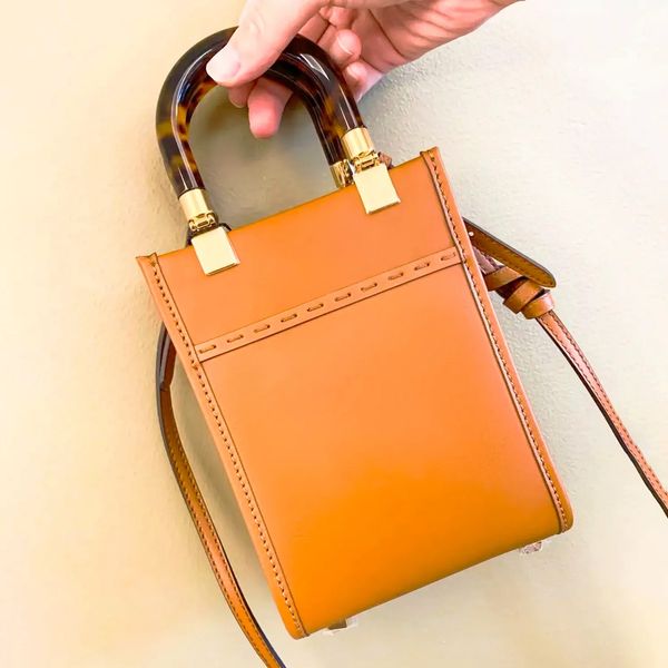 

mirror quality mens handle bag travel luxury women cross body clutch bag genuine leather designer totes handbags pochette fashion wallet out