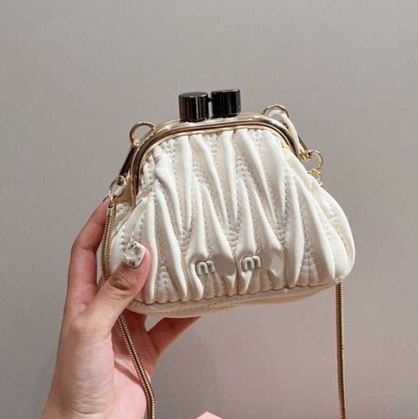 

luxury clip bag miu designer shoulder bags women fashion chain crossbody purse mini dumpling handbag messenger luxury and high sense
