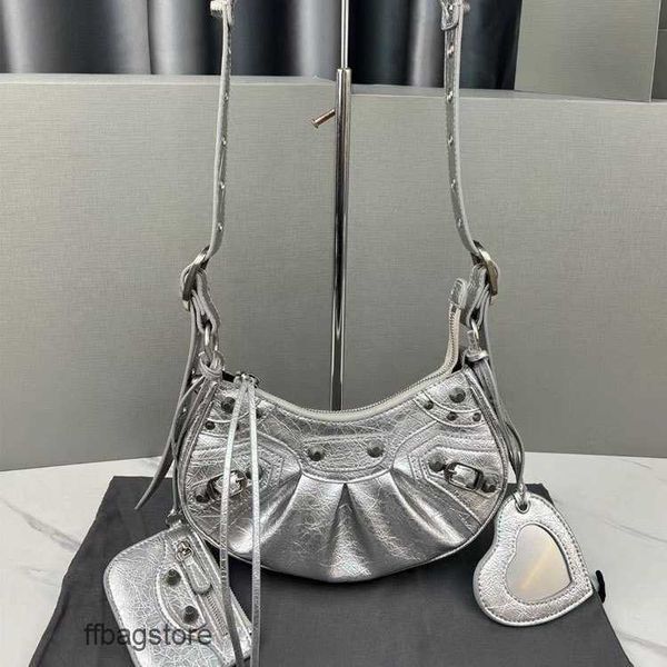

cool paris cagole family evening in bags neocagole designer b bag three le one girl oil wax cowhide cracked moon tooth small high grade shou