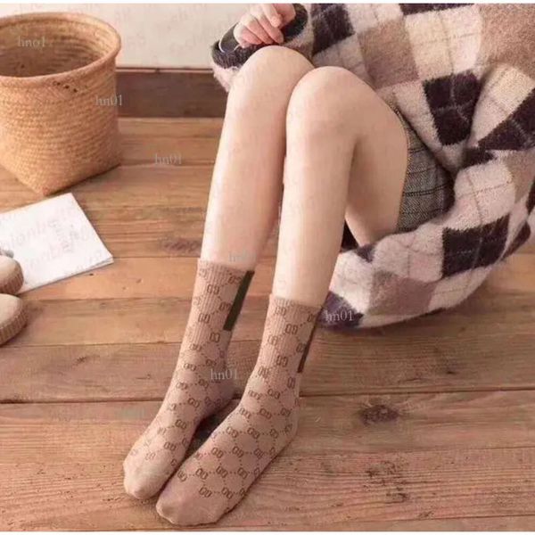 

2022 designer mens and womens socks five brands of s sports sock winter net letter knit sock cotton with boxes 05, Black