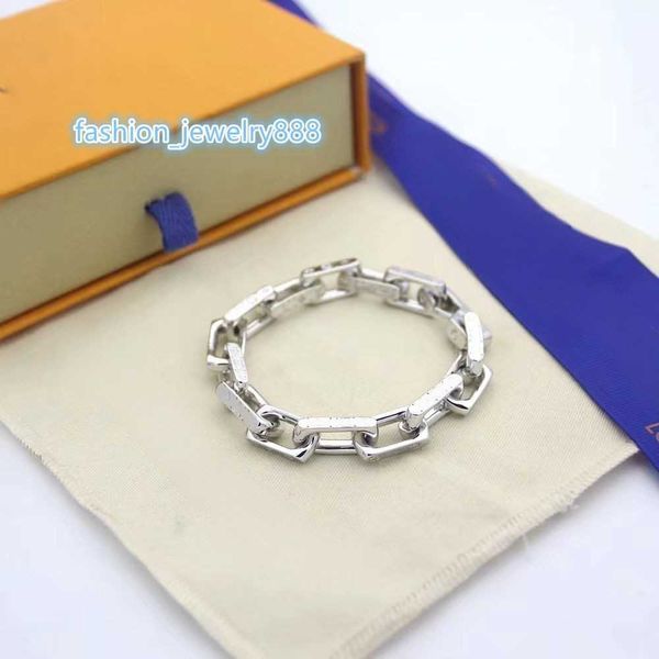 

classic fashion bracelet men's and women's charm bracelet designer bracelet jewelry women's classic chain, Golden;silver