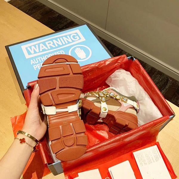 

2023 designers casual shoes women travel leather lace-up sneaker cowhide fashion lady flat designer running trainers letters shoe platform 0, Black