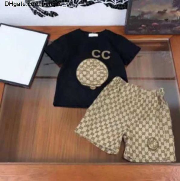 

2023 luxury designer clothing sets kids t-shirt white bule monogrammed shortst fashion british fashion brand summer childrens treasures and