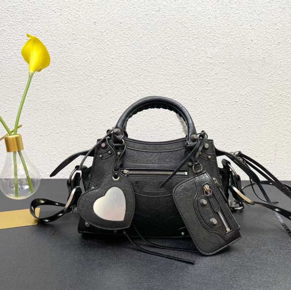 

7a handbag woman tote large capacity new neo cagole locomotive bag single shoulder love mirror rivet design imported leather b designer zipp