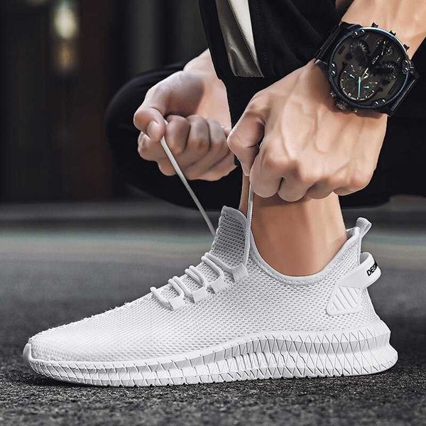 

running shoes breathable mesh men shoes trendy lightweight walking flats plus size male tennis sneakers outdoor running fitness shoes 230803