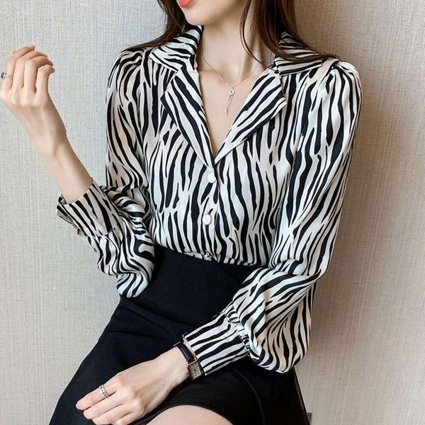 

striped long sleeved loose shirt for women autumn niche retro hong kong style all matching cardigan top, White