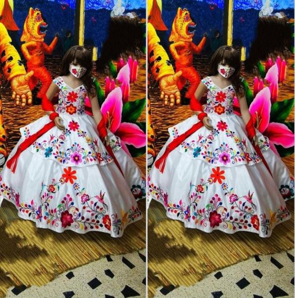 

2022 modern flowers embroidered mini quinceanera flower girls dresses vneck cap short sleeve puffy ball gown layers pageant forma7607551, White;blue