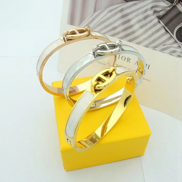 

2023 fashion brand designer bracelet luxury shell pig nose h bracelet 18k gold titanium steel cuff bracelet gift, White