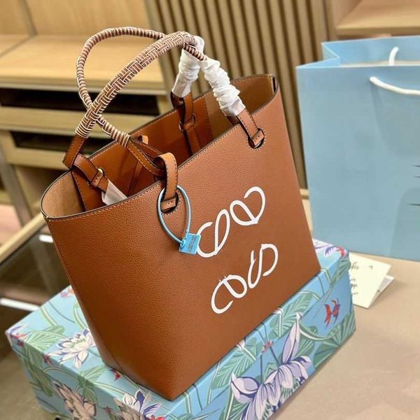 

20223 new embossed tote bag one shoulder high capacity advanced crossbody