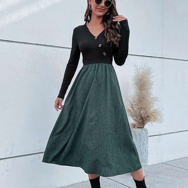 

wholesale autumn and winter womens long sleeved color matching dress, Black;gray