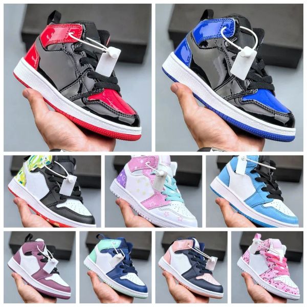 

infants 1s 2023 kids basketball shoes kid shoes game royal scotts obsidian chicago bred sneakers mid multi-color boys grils tie-dy'&#03, Black