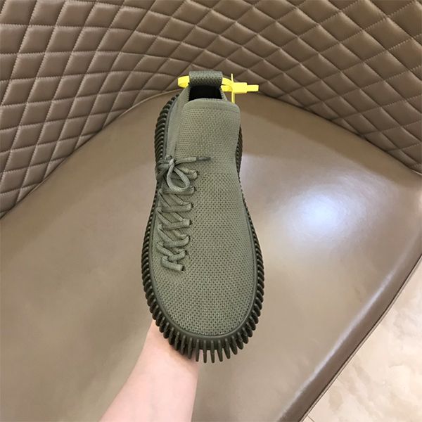 

2023 summer new mesh surface breathable casual running shoes shock absorption running shoes mountain climbing casual shoes fashion for men a, Black