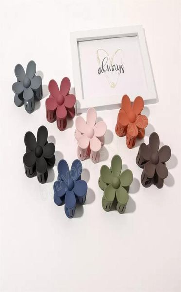 

flower shaped hair clips clamp lady middle size plastic hair claws female flowers scrunchies ponytail pure color hairpins length 74520136, Slivery;white