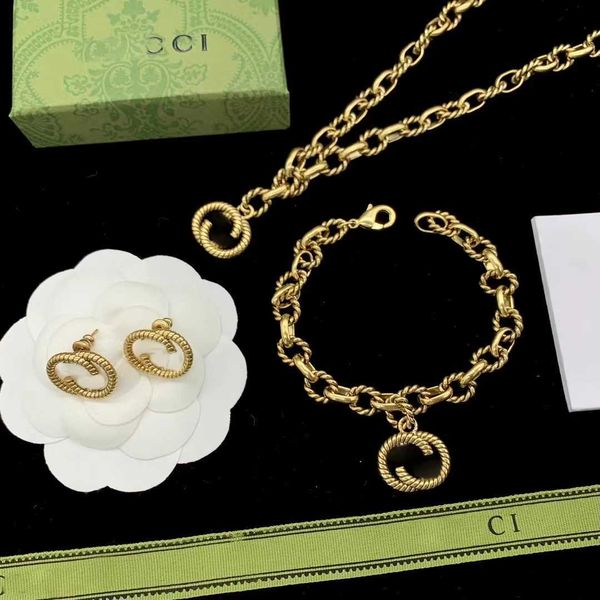 

luxury gu brand fashion jewelry accessories literature and art twists shape jewelry set ancient home brass material english hollow out tempe, Golden;silver