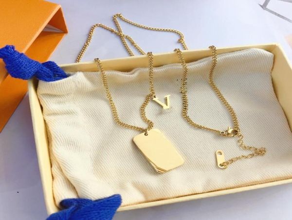 

luxury designer necklaces classic key pendant jewelry retro carving keys necklacess couples party holiday gift good3274275, Silver