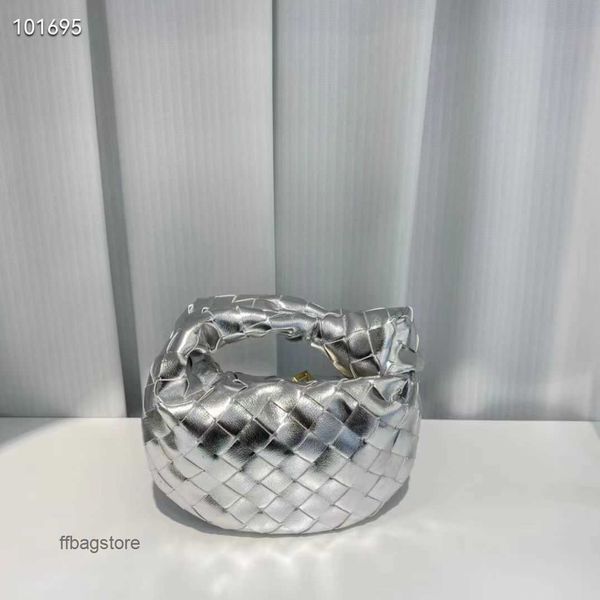

bottegaa mini venetaa leather evening 2023 bag knotted bags cloud handbag designer knotted jodie cassettes woven girl hand held wrist handba