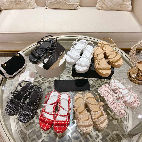 

2023 tweed lambskin leather quilted platform sandals 8.5cm high heels wedges slip on chunky mule dad sandal logo slides designer slippers th, Black