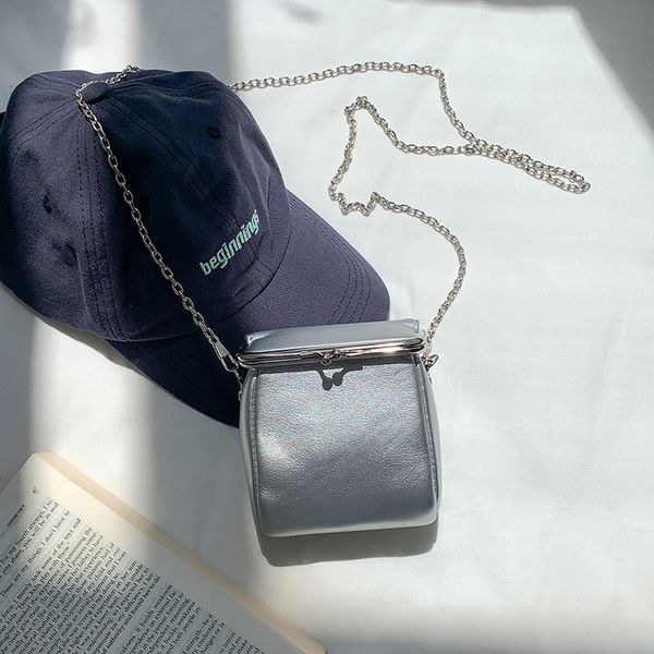 

evening bags mini coins clip bag women shoulder chains crossbody bags for lipstick box small female frame kisslock purses chic 230809
