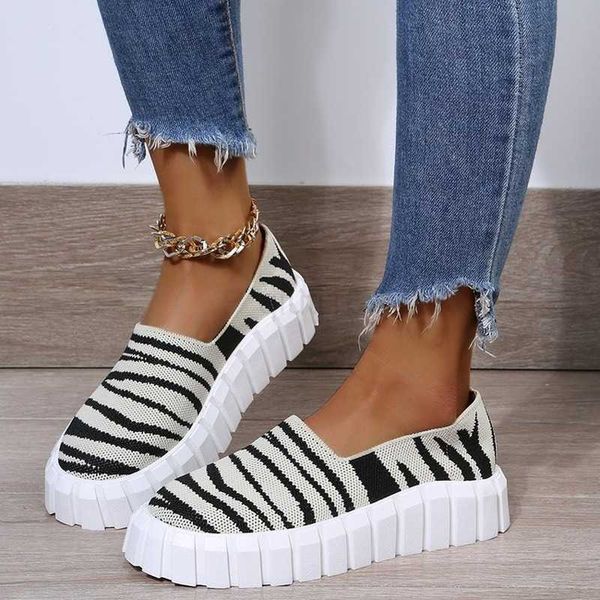 

dress shoes 2022 summer casual shoes women fashion sneakers round toe flats women platform plus size stripe loafers zapatillas mujer, Black