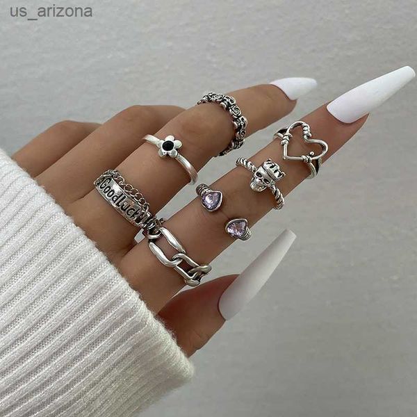 

7pcs vintage silver color heart skull rings set for women men gothic chain hollow retro finger rings jewelry accessories 2023 l230620