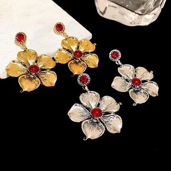 

silver needle inlaid diamond middle ages flower earrings french fashionable style earrings light luxury retro palace style earrings female p