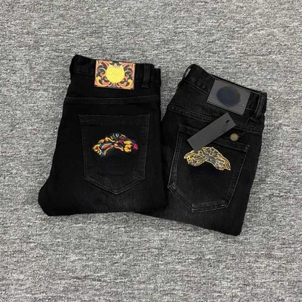 

medusa embroidered jeans mens spring summer tight denim pants designer trousers zipper access control jean mild water wash casual pencil pan, Blue