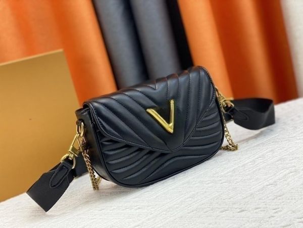 

designer crossbody bag 2-piece stylish women's leather crossbody bag clamshell mini handbag chain round coin purse buckle flap purse