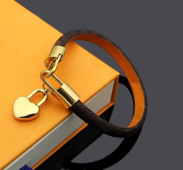 

3 colors titanium steel real leather bangle women love designer bracelets heart pendant bangles v letter fashion jewe7026397, Black