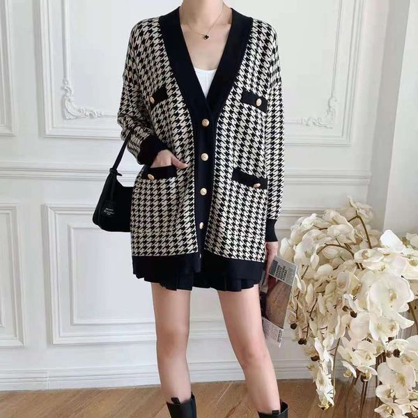 

women's knits tees 2023 fashion neck buttons black oversized hand teeth knitting open ban woollen fall winter knitted vintage vneck lon, White