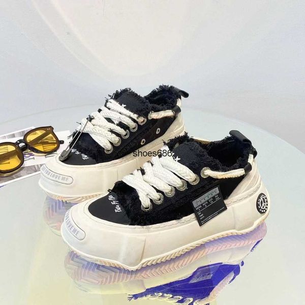 

vanness the same type of black and white canvas shoes 2023 lady beggar shoes casual