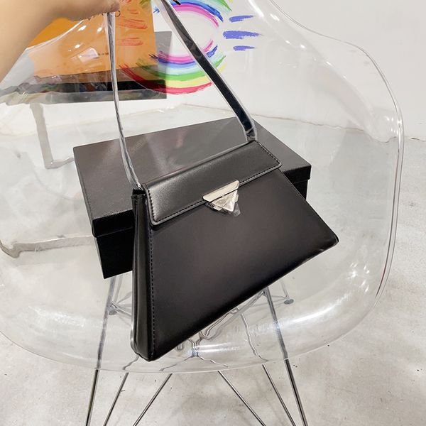 

luxury shoulder bags woman fashion handbag leather underarm crossbody bag classic letters shopping wallets luxurys bags high quality