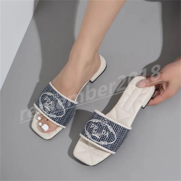 

luxurys designer shoe women slides candy slippers womans home flip flops casual sandals summer leather flat slide rubber sole classic slider