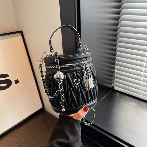 

muimui bags for ladies summer fairy small designer bag 2023 new niche design zipper chain bag women's crossbody bag mini bucket bag