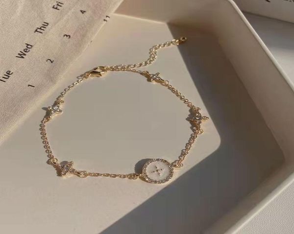

designer bracelet classic style fashionable women039s bracelet various styles available very beautiful nice9454450, Golden;silver