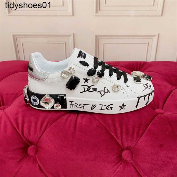 

couple casual sports shoes men's dg2023 genuine leather rhinestone rivet fashion board shoes women's trend, Black