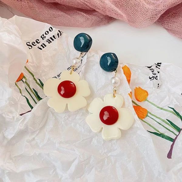 

silver needle earrings retro contrast flower earrings small hong kong style lazy french design feel handmade fashion high grade earrings for