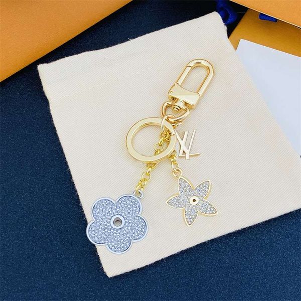 

Boutique High Quality Keychain Letter Inlaid Diamond Enamel Designer Top Class Car Keychain Women's Chain Jewelry Keyring Brand Bag Pendant Luxury Gift