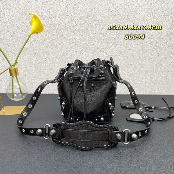 

classic motorcycle bucket bag luxurys purse leather shoulder bags designer tote drawstring women's rivet embossed with mirror le cagole